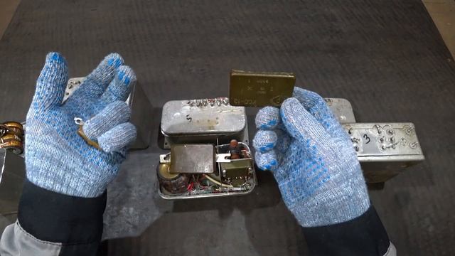 ОТЛИЧНЫЕ КОРОБОЧКИ СО СЛЮДЯНЫМ СЕРЕБРОМ смотреть онлайн