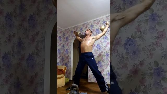 СИЛОВОЕ КОМБО, трастер с гир. дном в верх, присед с гир. над головой 3,5повт.и крест на 5 пов. смотреть онлайн