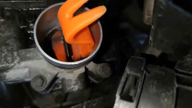 Чистка дросселя на двигателе K7M смотреть онлайн