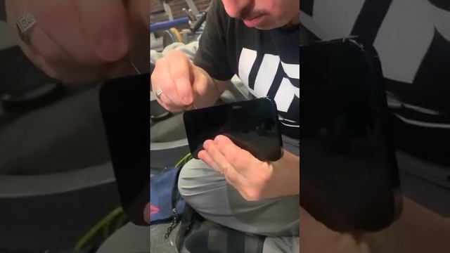 Ислам Махачев подарил Раджабу IPHONE 12 PRO смотреть онлайн