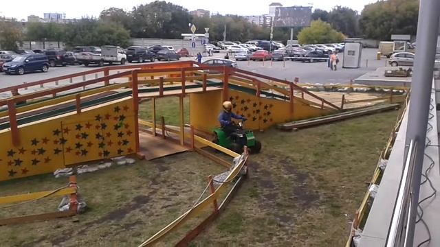 Трековый аттракцион «Квадроциклы» смотреть онлайн