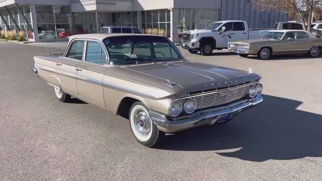 1961 Chevrolet Impala смотреть онлайн