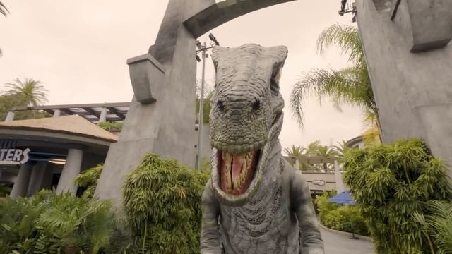 Get the Baby Raptor Out of the House! | T-Rex Ranch Dinosaur Videos смотреть онлайн