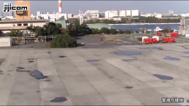 Как СБИТЬ назойливый КВАДРОКОПТЕР / новый вид оружия против квадрокоптеров смотреть онлайн