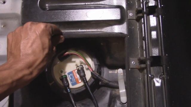 COMO FAZER A TROCA DA BOMBA DE COMBUSTÍVEL DO CITROEN XSARA PICASSO смотреть онлайн
