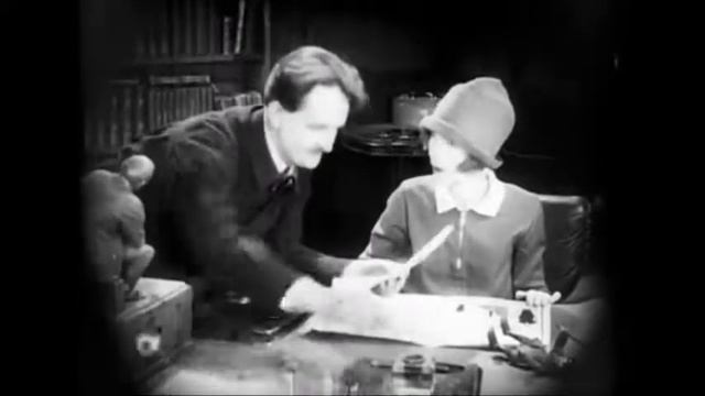 Ваша знакомая (1927). Платье в стиле Шанель. смотреть онлайн