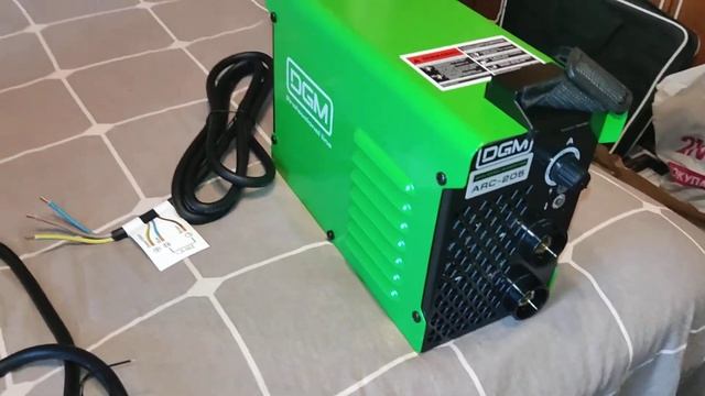 Распаковка — Инвертор сварочный DGM ARC-205 смотреть онлайн