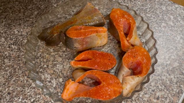 Форель в духовке с сыром, получилась сочной и вкусной! смотреть онлайн