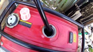 Портативный насос на батарейках для перекачки топлива и других жидкостей.