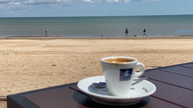Пляжный курорт Арабатка. Начало сезона в мае смотреть онлайн