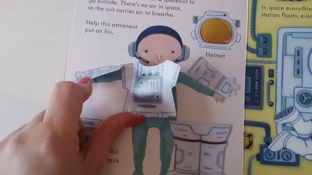 "Peep inside space" from Usborne смотреть онлайн