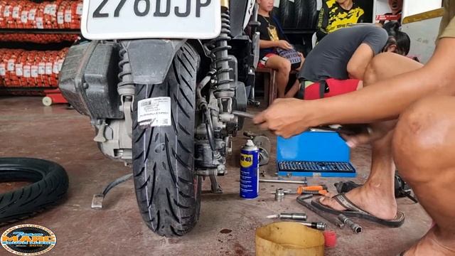 New Touring Tires For Honda ADV 150! смотреть онлайн