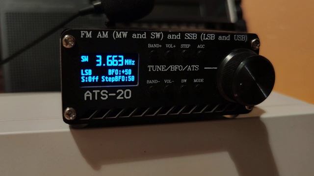 Радиоприемник всеволновый ATS-20 с новой прошивкой. 80 метров LSB смотреть онлайн