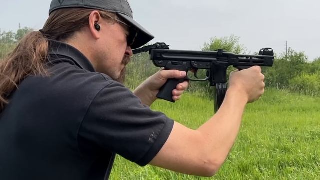 Spectre SMG at the Range смотреть онлайн