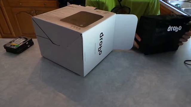 Drobo 5C (Unboxing) смотреть онлайн