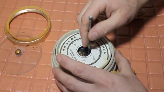 Что Внутри Барометра для Атмосферного Давления// Разбираю Барометр смотреть онлайн