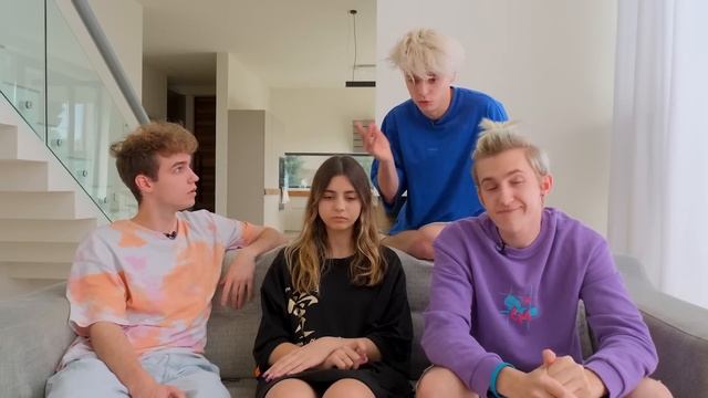 У МОЕЙ ДЕВУШКИ РАЗДВОЕНИЕ ЛИЧНОСТИ ? *7 СЕКРЕТОВ Эли* смотреть онлайн