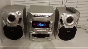 Демонстрация работы музыкального центра Panasonic SA-AK18