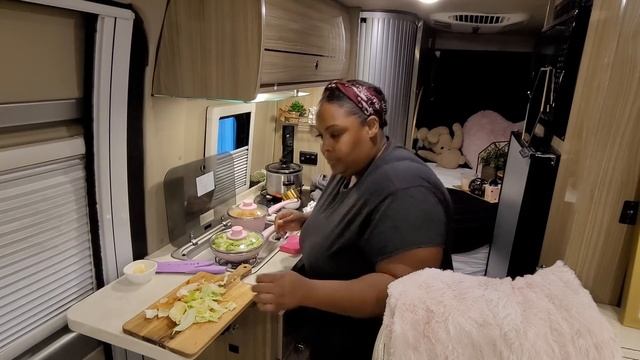 Easy Way to Cook Smoked Turkey Necks in a VAN! Cornbread and Cabbage | Soul Food Cooking | Van Life смотреть онлайн