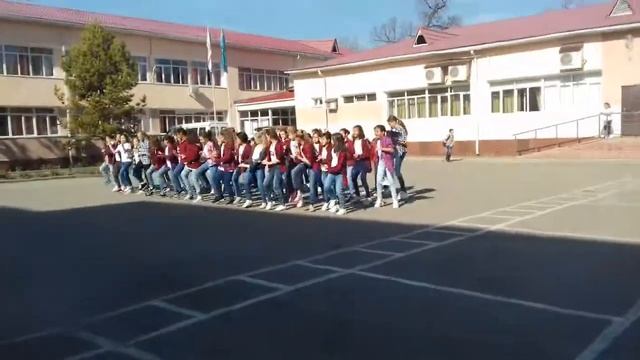 Танец осеннего бала смотреть онлайн
