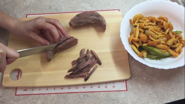 Очень вкусный салат с языком смотреть онлайн