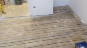 Выравнивание пола фанерой. Этап первый. Подготовка.