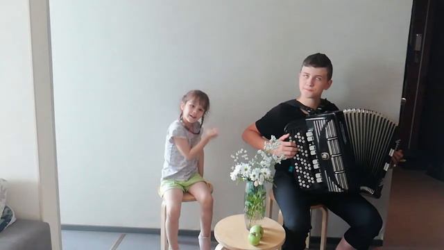 Луна - луна-Играет Давид, поёт Софья. "ДУЕТ СО МОЕЙ СЕСТРОЙ" смотреть онлайн