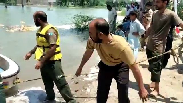 PHP/DGK provided help in the flood effected area смотреть онлайн
