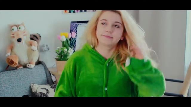 ПОЧЕМУ Я ЖИВУ ОДНА В 16 ЛЕТ? | САША КЭТ смотреть онлайн