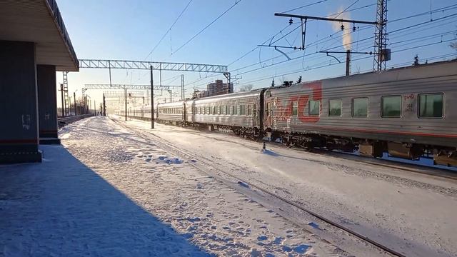 Электровоз ЭП2К-127 с поездом №148Ж Астрахань — Нижневартовск смотреть онлайн