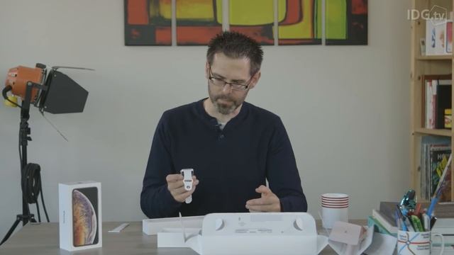 Apple Watch Series 4 unboxing, set-up & first impressions смотреть онлайн
