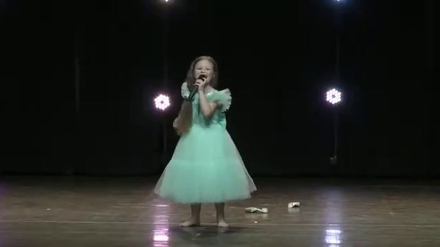 Песня,, Что меня ждëт" Денискина Юлия 6лет смотреть онлайн