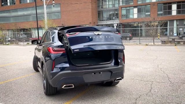 Infiniti Downtown Toronto - Infiniti QX55 Review with Melissa Cinelli смотреть онлайн