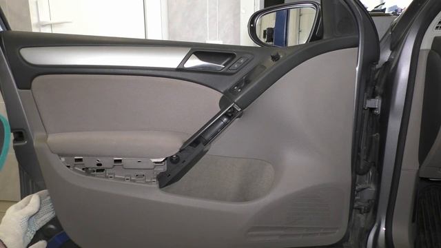 Как снять обшивку передней двери VW Golf 6 смотреть онлайн