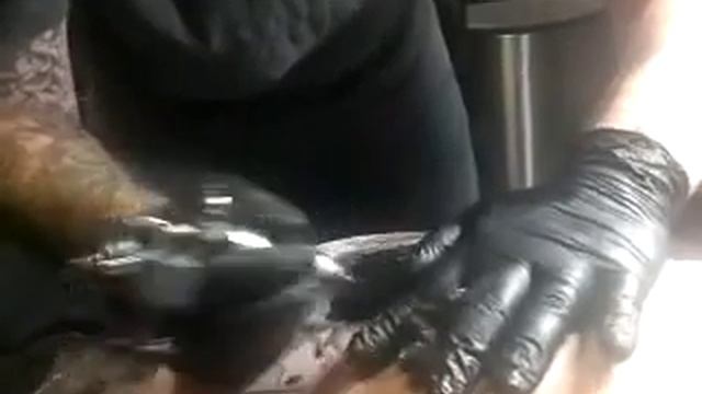 Bart Tattooing Bryan's Bellybutton смотреть онлайн