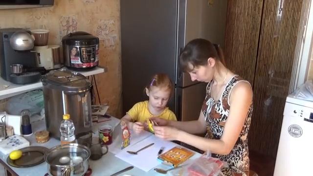 Как красить яйца или как можно правильно покрасить яйца жидкими пищевыми красителями смотреть онлайн