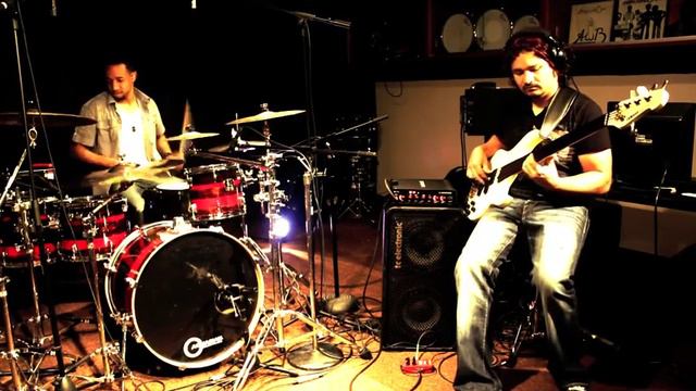 TC electronic RH750 jam session by Ariel смотреть онлайн