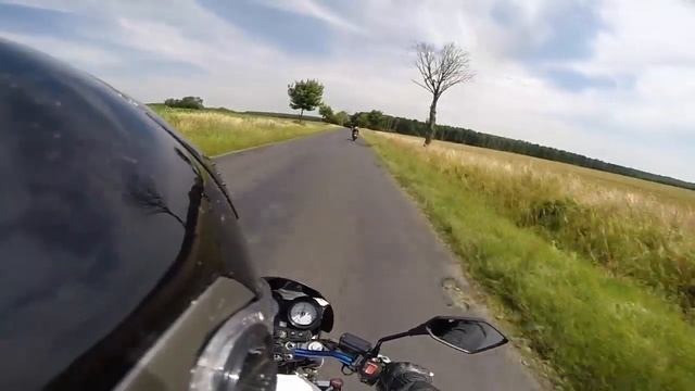 GoPro3+ Onboard Honda Hornet vs Honda CBR F4i vs Suzuki GSX-R 750 смотреть онлайн