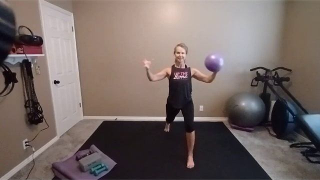Barre Class: using a ball, light weights, yoga block (optional) and a mat #121 смотреть онлайн