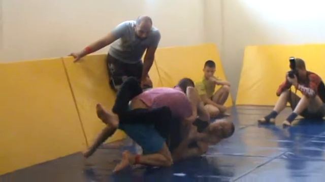 Александр Присяжнюк ("GB" Харьков) VS Изатулло Озармехри ("АБИ ЧЕСТЬ") Грепплинг 10.05.2015 смотреть онлайн