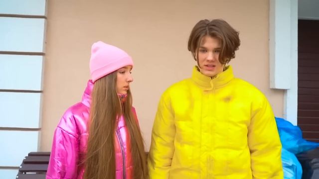 Гига Богатая VS Бедная Пара || Как Стать Лучшей Парой в Школе смотреть онлайн