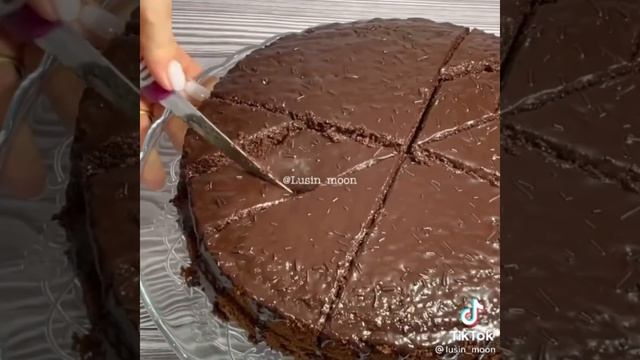 Красиво готовим дома. Как удобно разрезать торт. смотреть онлайн