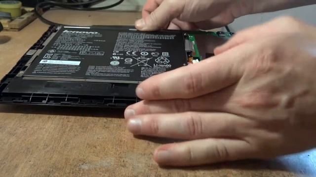 Планшет Lenovo A7600-F не заряжается, полный разряд и прошивка. смотреть онлайн