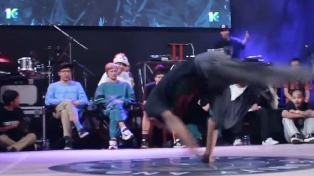 ULTIMATE AIR BABY смотреть онлайн