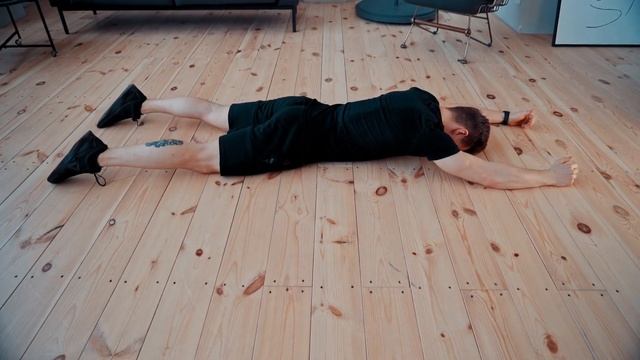 Упражнение супермен / лодочка. (Подъемы ног и корпуса из положения лёжа на животе) смотреть онлайн