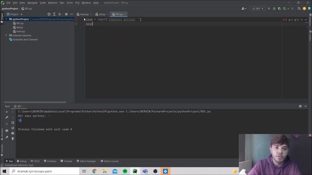 Python - 1 Değişkenler ve 10 Kez İsim Yazdırma смотреть онлайн
