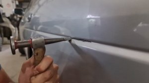 Рихтовка заднего крыла. Кузовные работы, работа споттером.