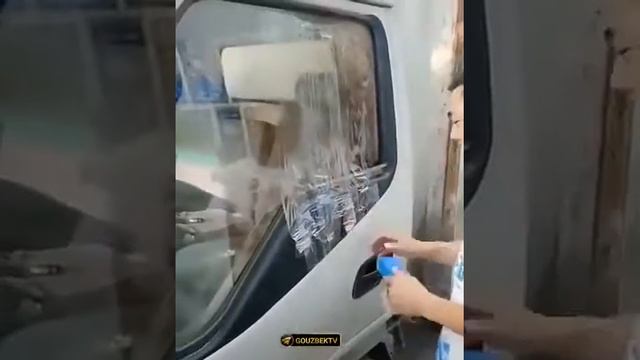 #лайфхак как опустить стекло автомобиля опустить стекло в машине если забыл ключи открыть машину смотреть онлайн