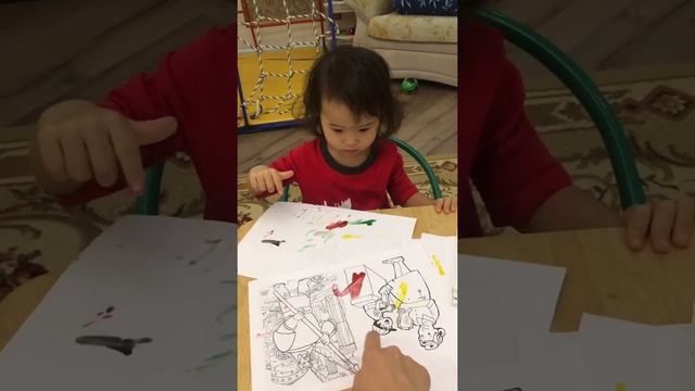 Рисование красками с Жамилей (1 год 11 мес) смотреть онлайн