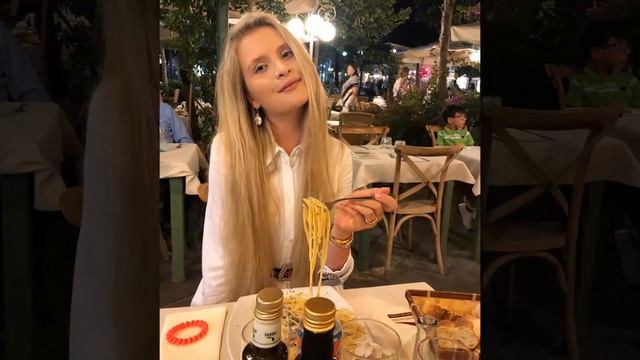 Как выглядит 18-летняя дочь Александра Малинина смотреть онлайн